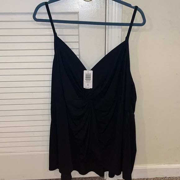 Womens New Torrid Studio Crepe V-Neck Twist Tank Top - Picture 4 of 8